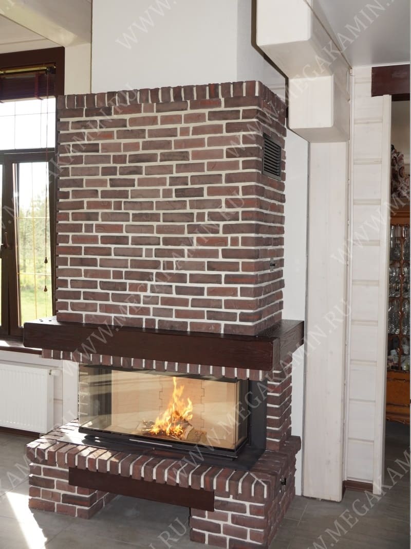 9. Камин пристенный трехсторонний топка "BRUNNER"