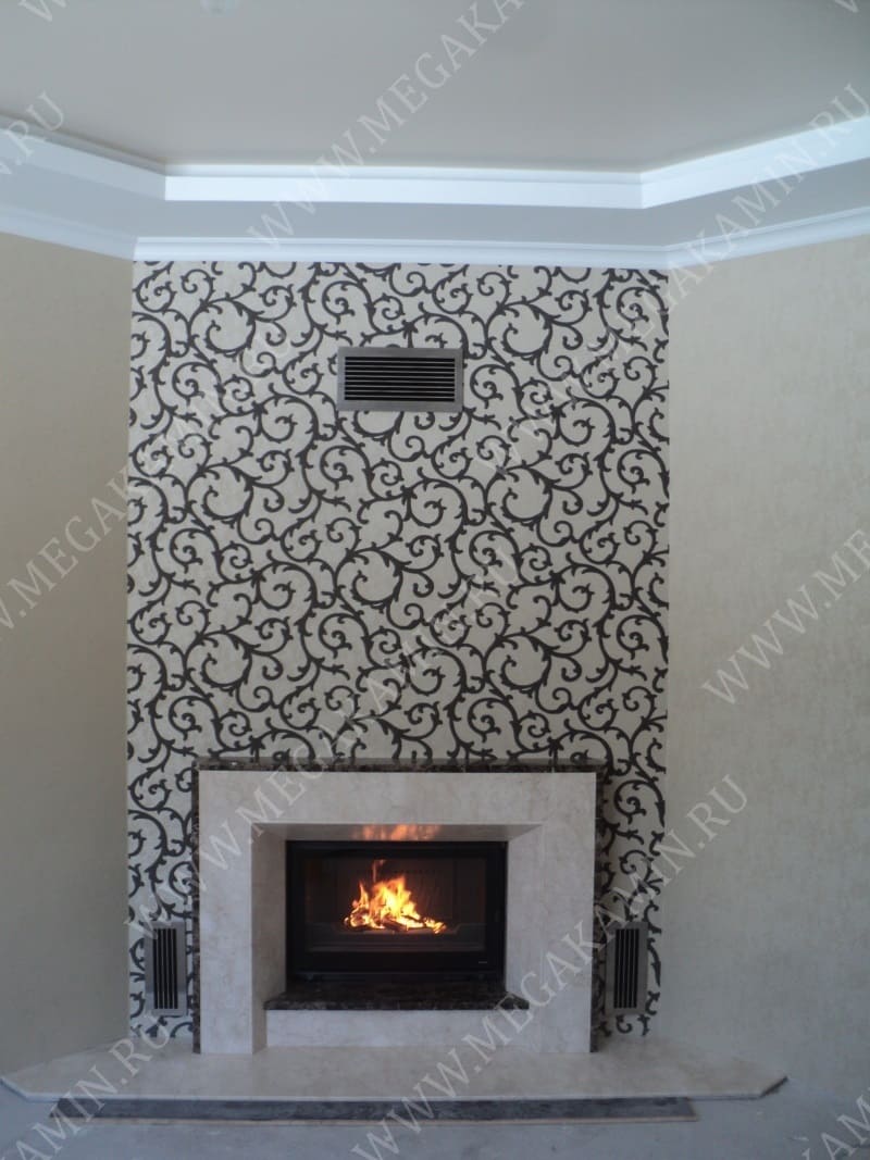 39. Камин с мраморным порталом топка "SEGUIN"