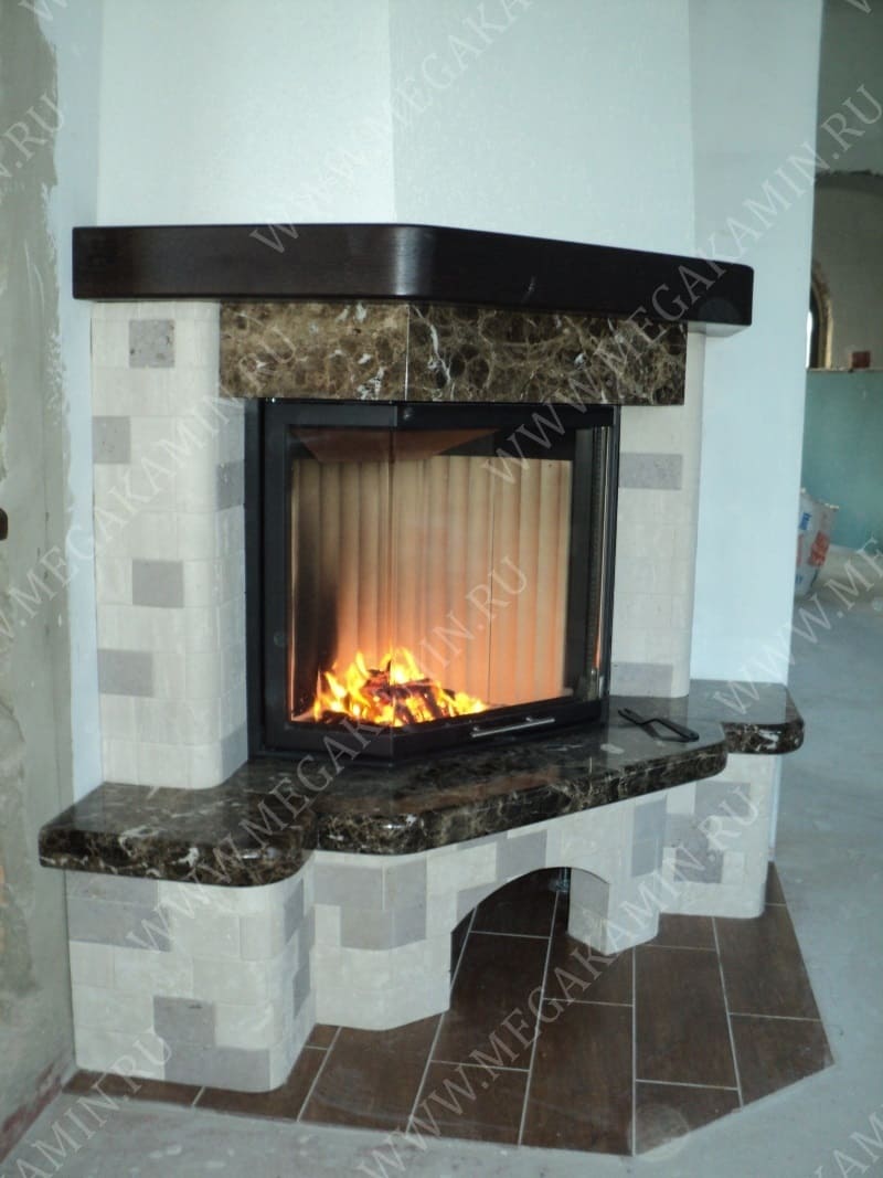 13. Камин угловой с призматической топкой "SPARTHERM"